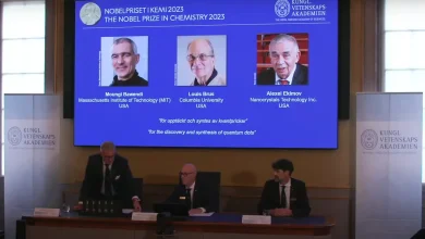 جائزة نوبل في الكيمياء 2023 تمنح لثلاث علماء اكتشفوا "النقاط الكمومية"